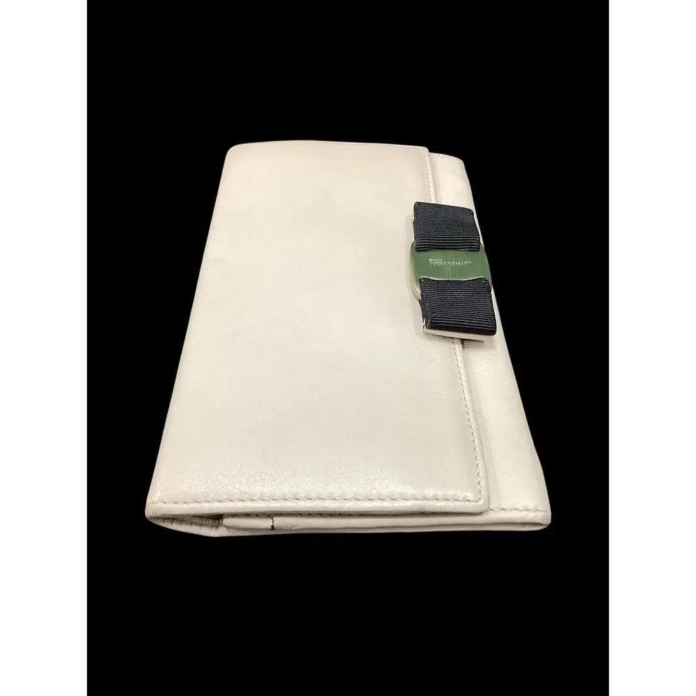 Salvatore Ferragamo Wallet Women’s One Size Vara Bow Long Leather Wallet Beige